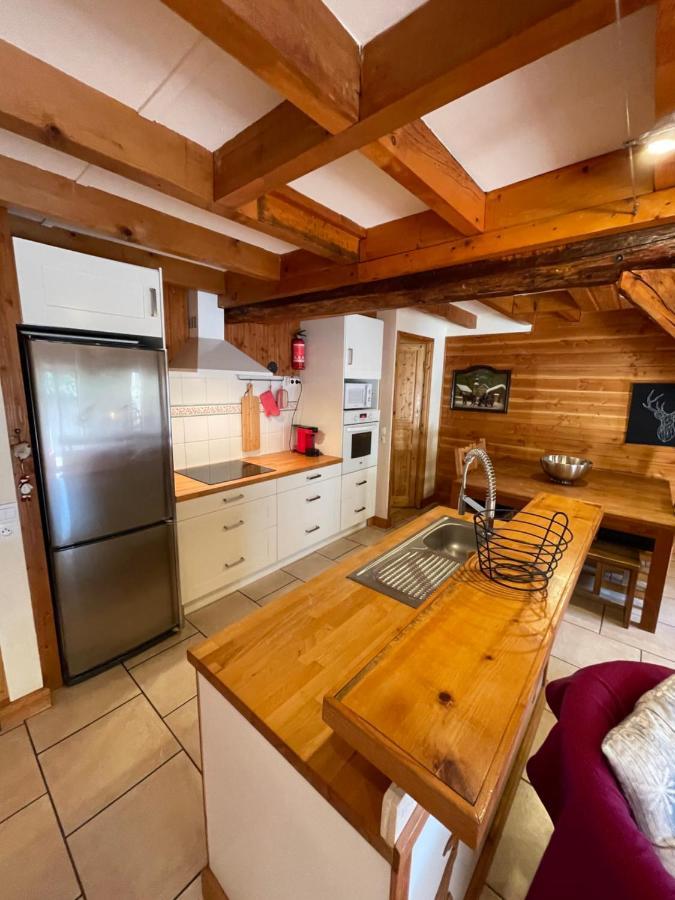 Le Chal Heureux Bel Appartement Dans Vieille Ferme De Montagne Renovee Лез Ор Екстериор снимка