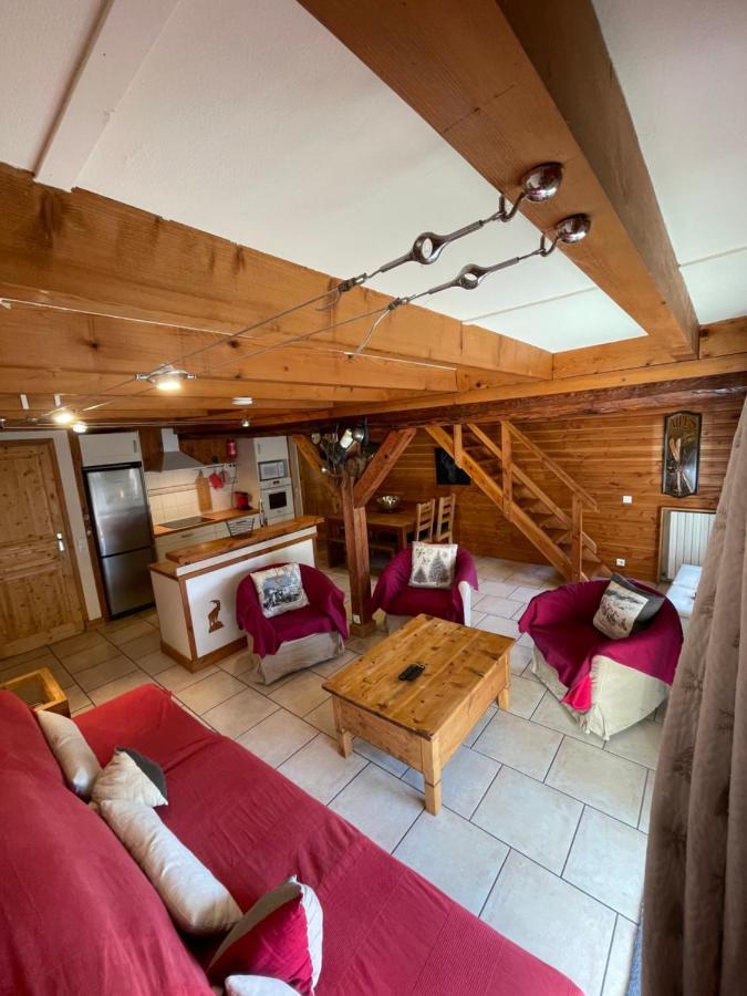 Le Chal Heureux Bel Appartement Dans Vieille Ferme De Montagne Renovee Лез Ор Екстериор снимка