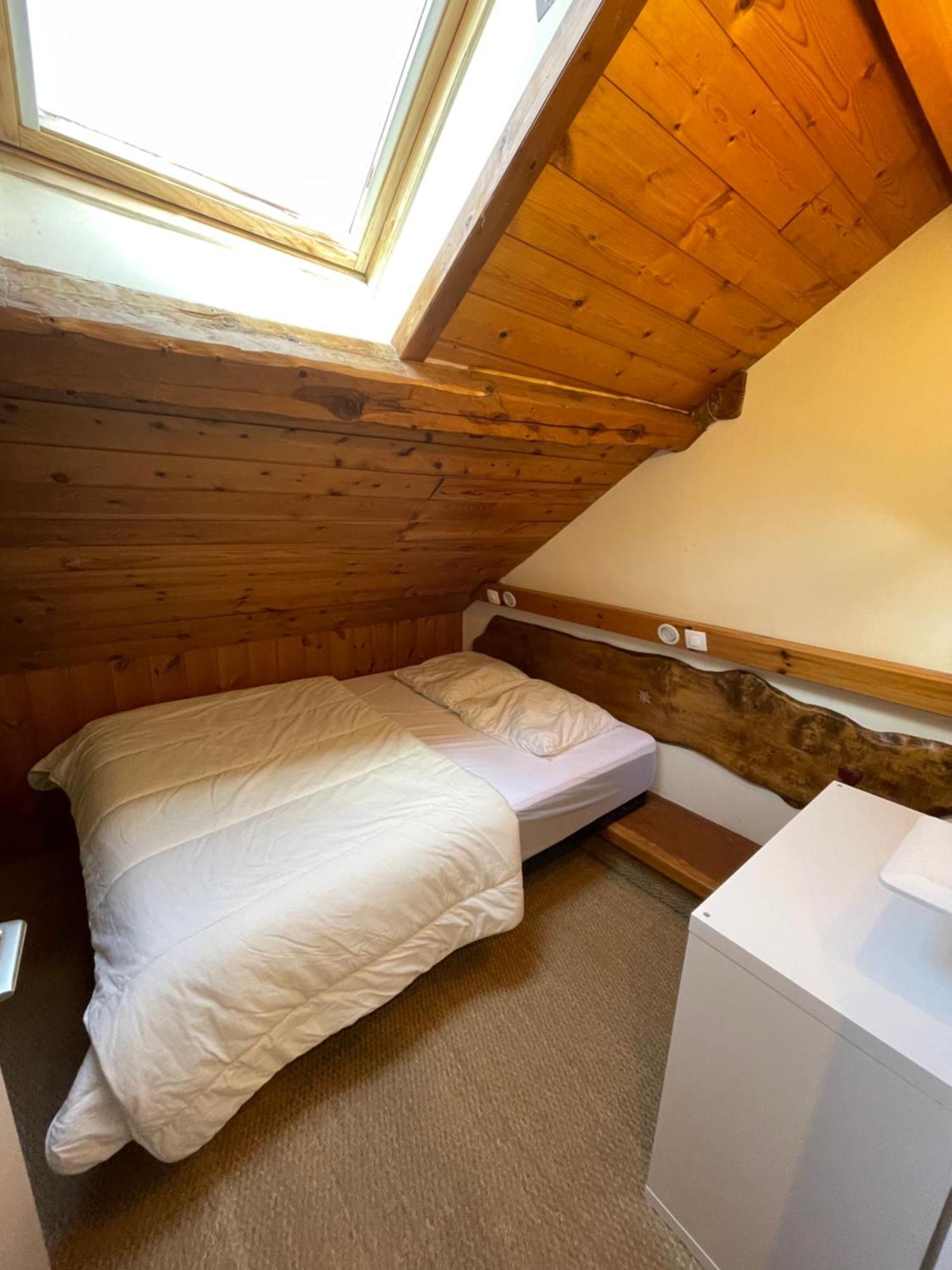 Le Chal Heureux Bel Appartement Dans Vieille Ferme De Montagne Renovee Лез Ор Екстериор снимка